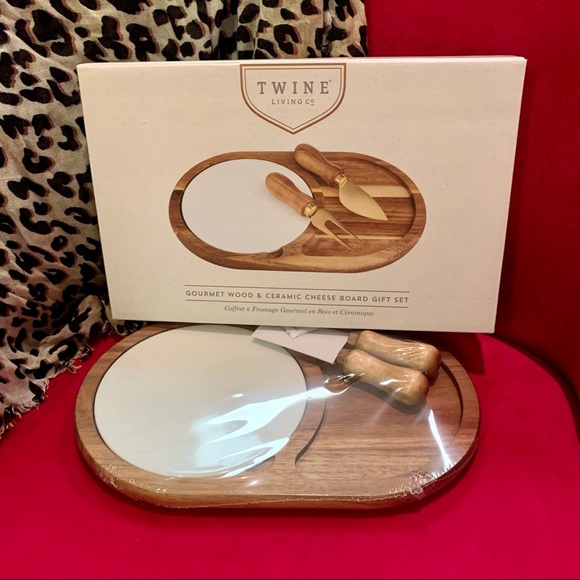 *PERFECT GIFT* Gourmet Wood & Ceramic Cheese Board Set - Picture 3 of 3